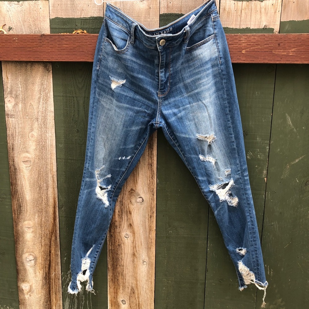 Distressed American Eagle high rise jegging, size 16 short, super stretch style